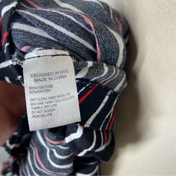 Yumi Kim Large Top Womens Black Stunner Stripe Print V Neck Long Sleeve Shirt - Picture 6 of 7